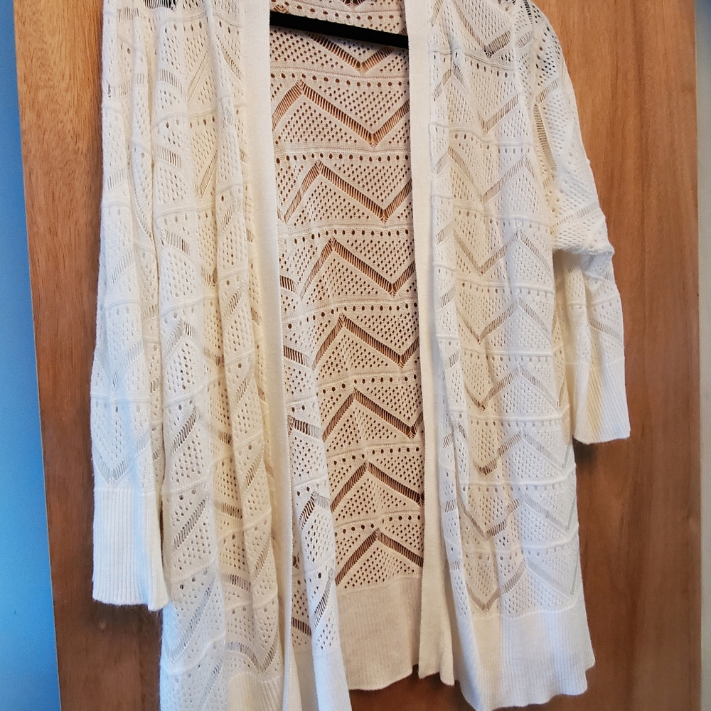 Summer white cardigan in very good condition